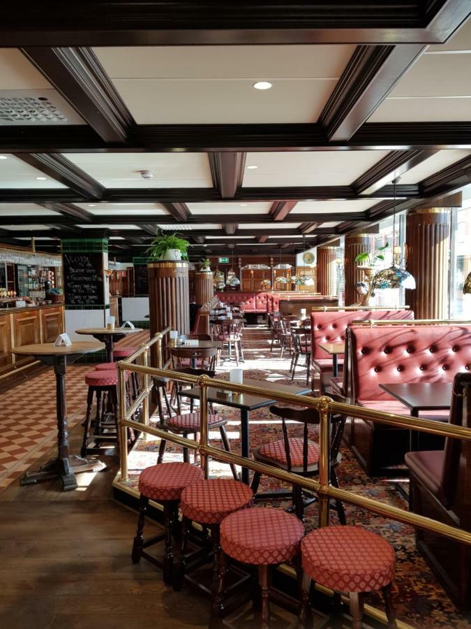 Hotel Bishops Arms Mora Exterior foto